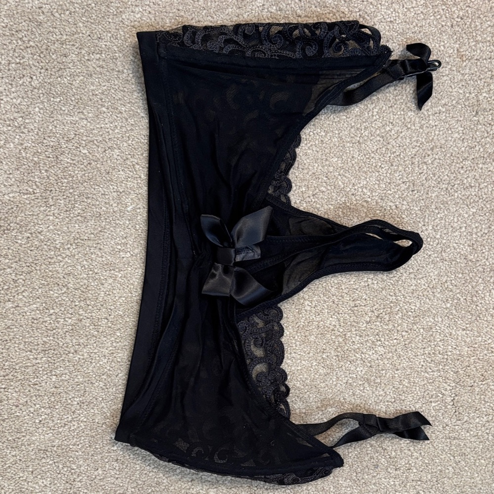 NWOT Vintage Victoria's Secret Black Lace Panty and Garter - Picture 6 of 7